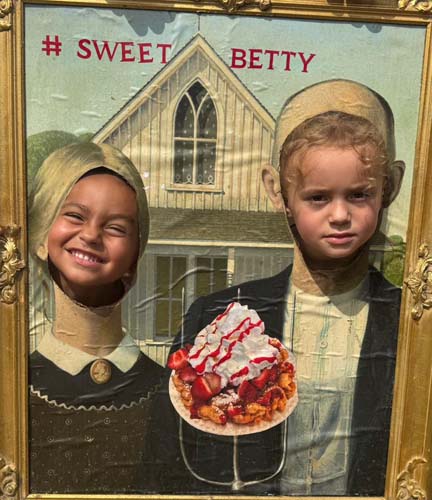 Festival queens crowned on stage